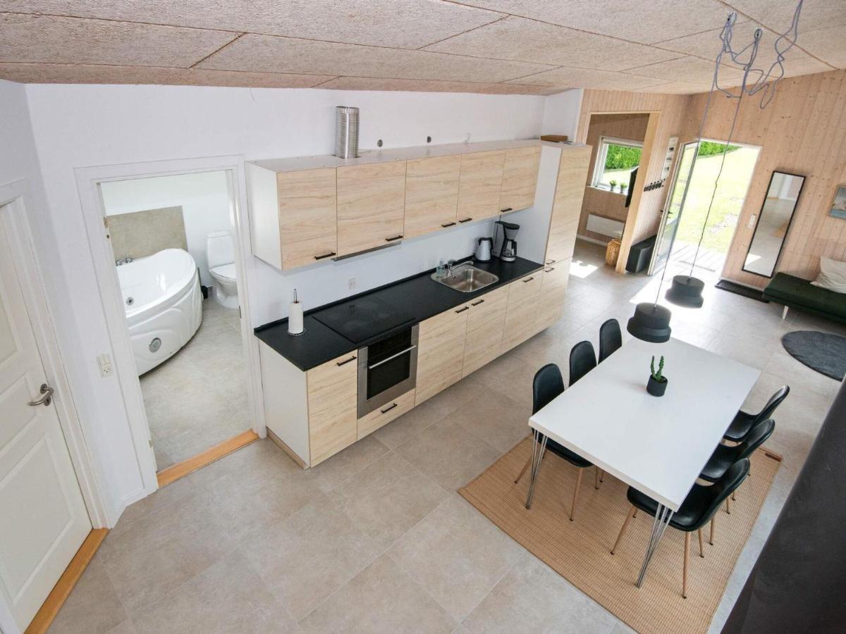 6 Person Holiday Home In Bjert Sønder Bjert الغرفة الصورة