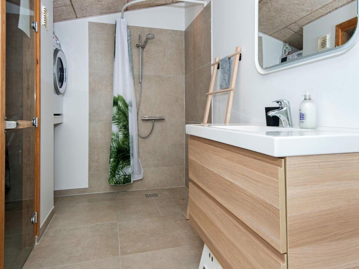 6 Person Holiday Home In Bjert Sønder Bjert الغرفة الصورة